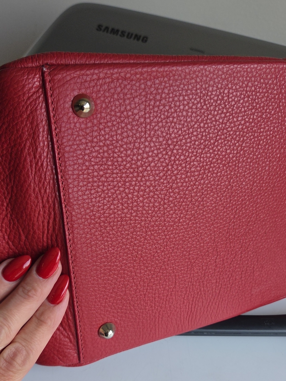 Mark & Graham Slouch Shoulder Bag Handbag - Red - Picture 16 of 16